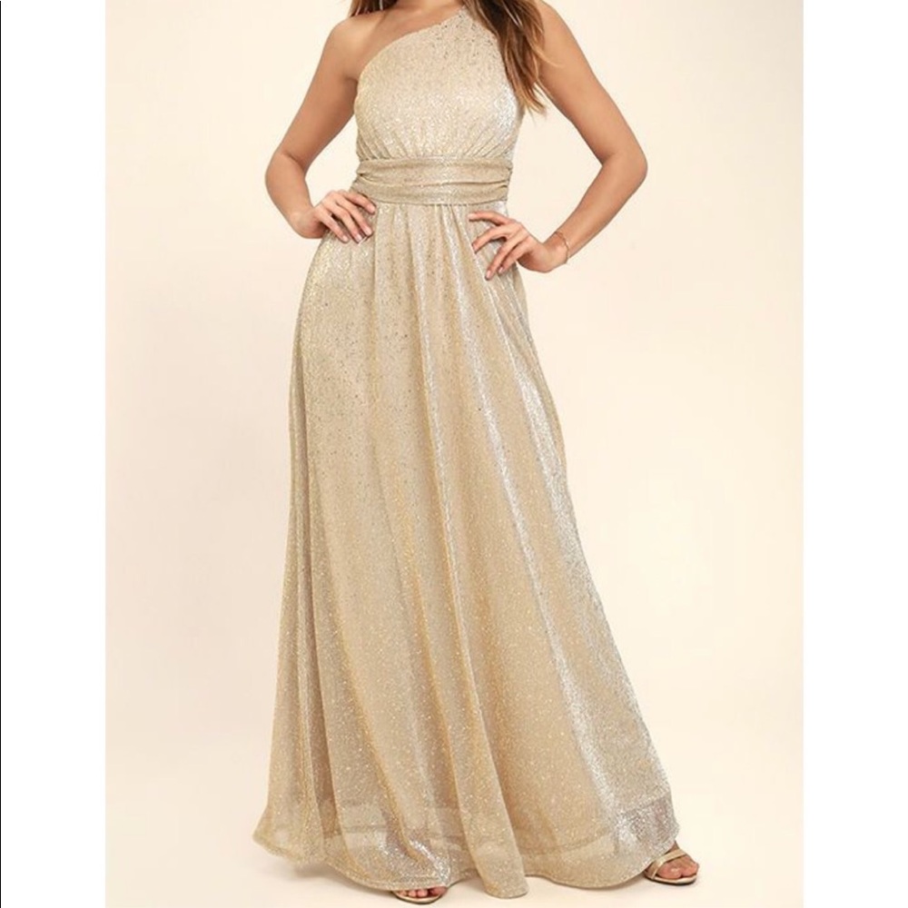 Sparkling gold Lulus gown
